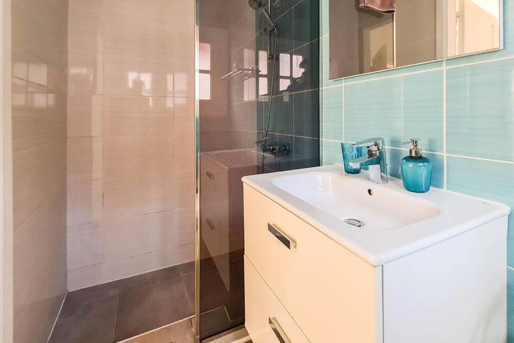 פלאיה בלנקה Stunning Sea View Villa With 6 Bedrooms & Heated Pool - Villa Renaissance חדר תמונה